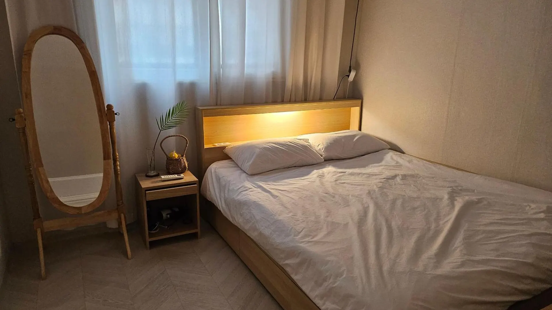 Appartamento Honey Sleep Room - 2Br Cosy House At Jamsil, Freeparking Seul